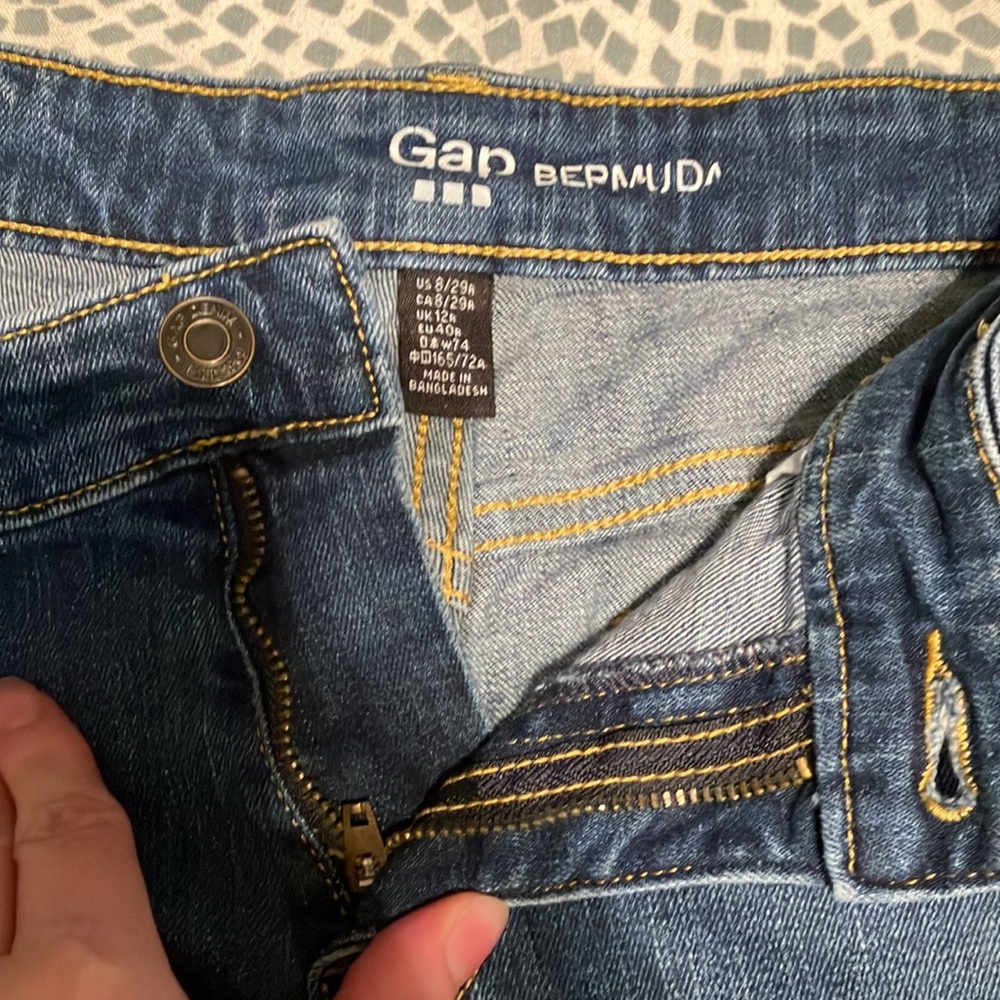 🥰3/$25 NWOT GAP Dark Indigo Rolled-Cuff Denim Shorts - Picture 3 of 5